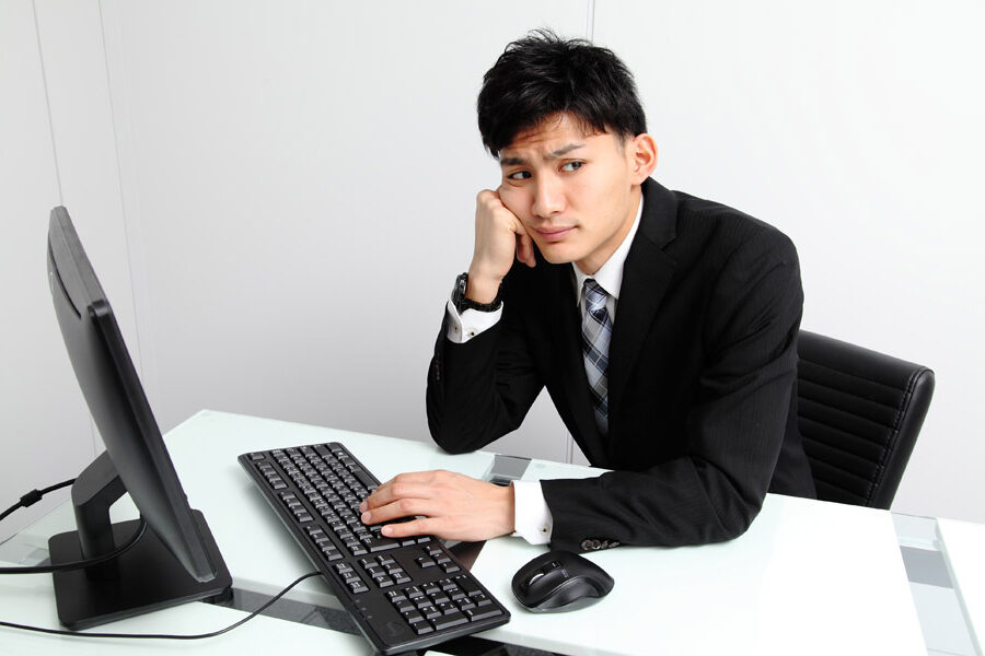 好きな気持ちを抑えている男性の特徴5選 職場で好きな気持ちを隠す男性心理は 彼キュン